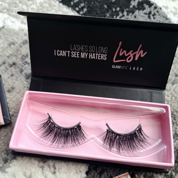 Glamnetic Magnetic Lashes - Silver - Picture 3 of 5